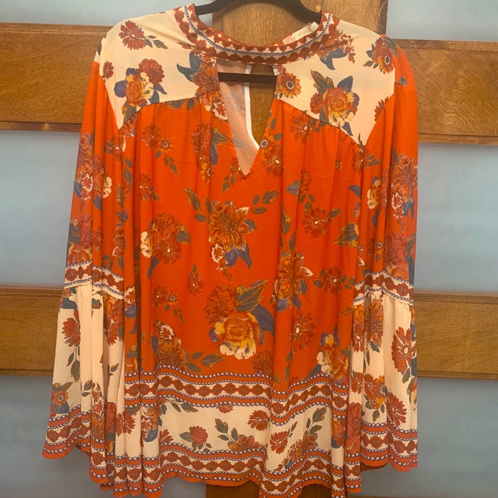 NWT, Flying Tomato Floral Bell Sleeve Top 2X